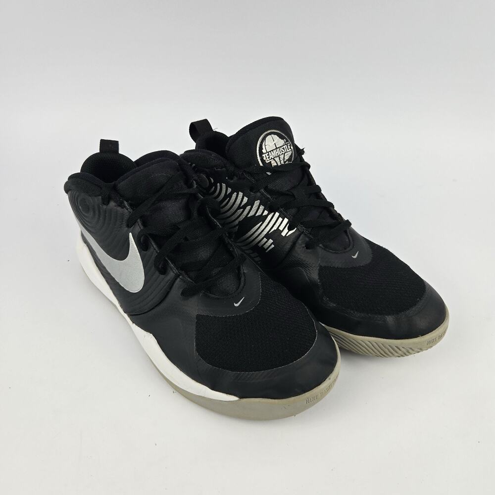 Nike Shoes Boys Size 6.5 Team Hustle D9 Basketball Sneaker Black Mid Top - Picture 1 of 9